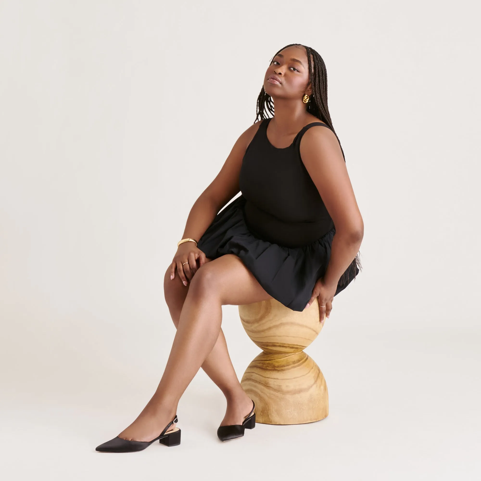 CAREL HEELS ONYX SATIN Tensile Heel Pull Tab Fashionable Style