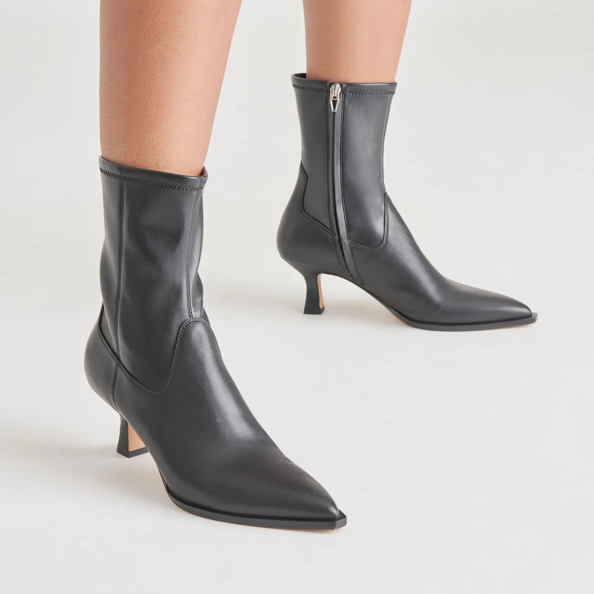 ARYA WIDE CALF BOOTS BLACK LEATHER Quick Motion