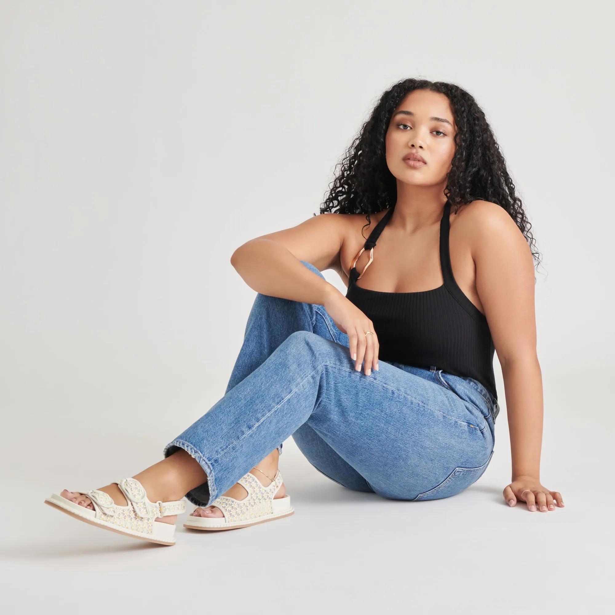 Retro-inspired cushioning STUART FLORAL SANDALS WHITE YELLOW FLORAL MESH