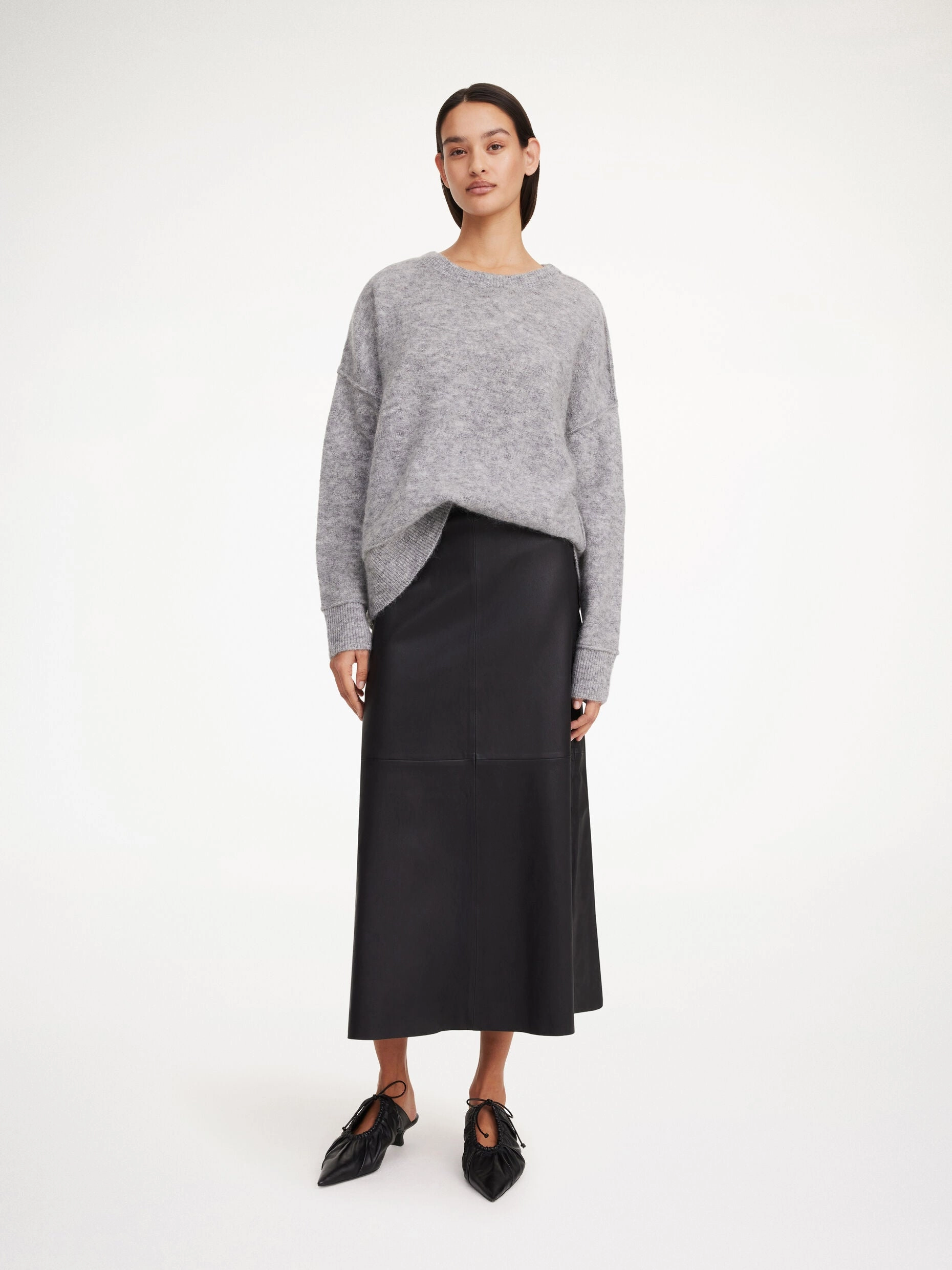 No Ride Up Weekend Fashion Simoas Skirt in Black