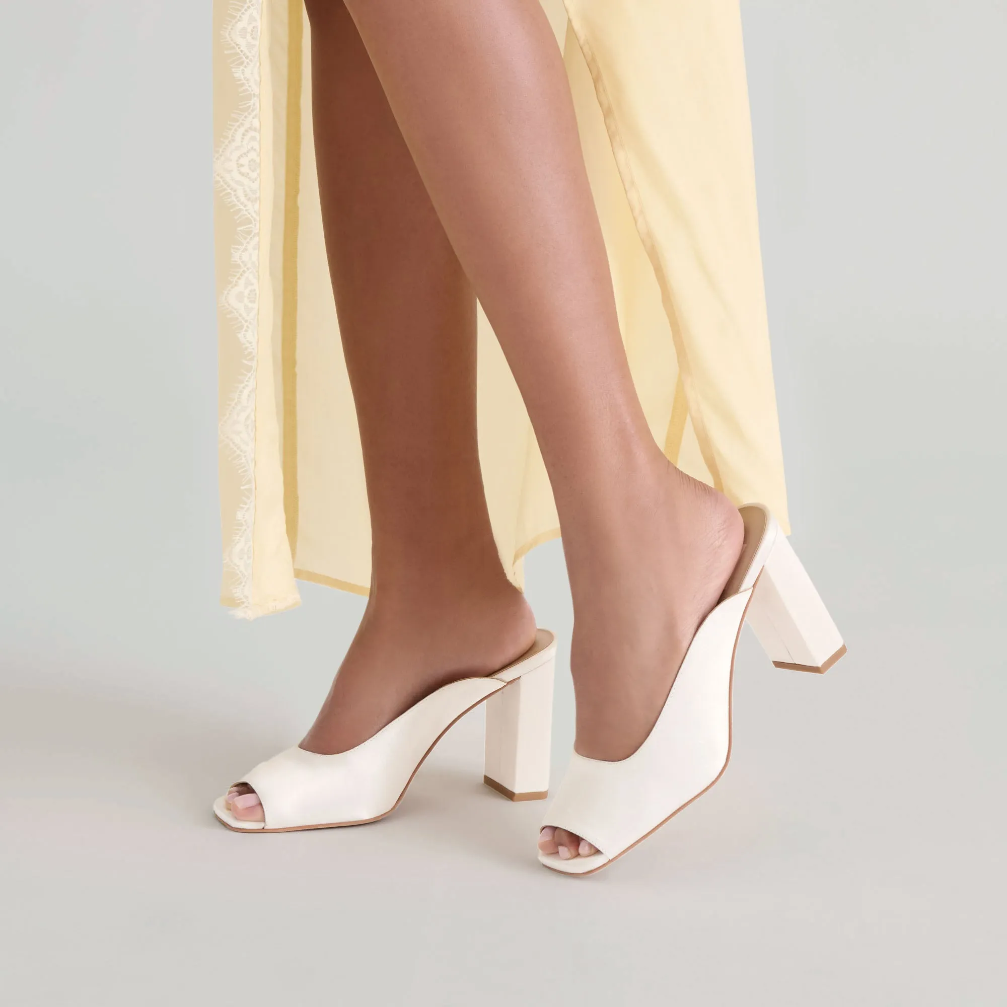 Quick Dry Technology SABELA HEELS OFF WHITE SATIN