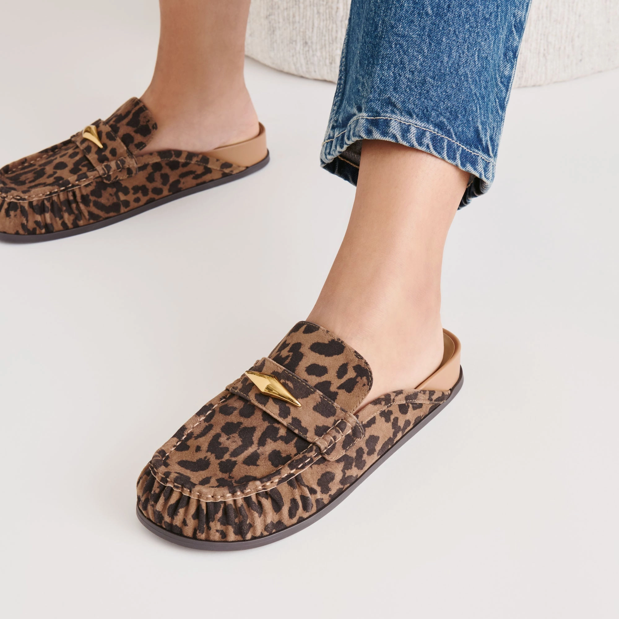 JODERO FLATS BROWN LEOPARD PRINTED SUEDE Trendy Vibe Pack Easy