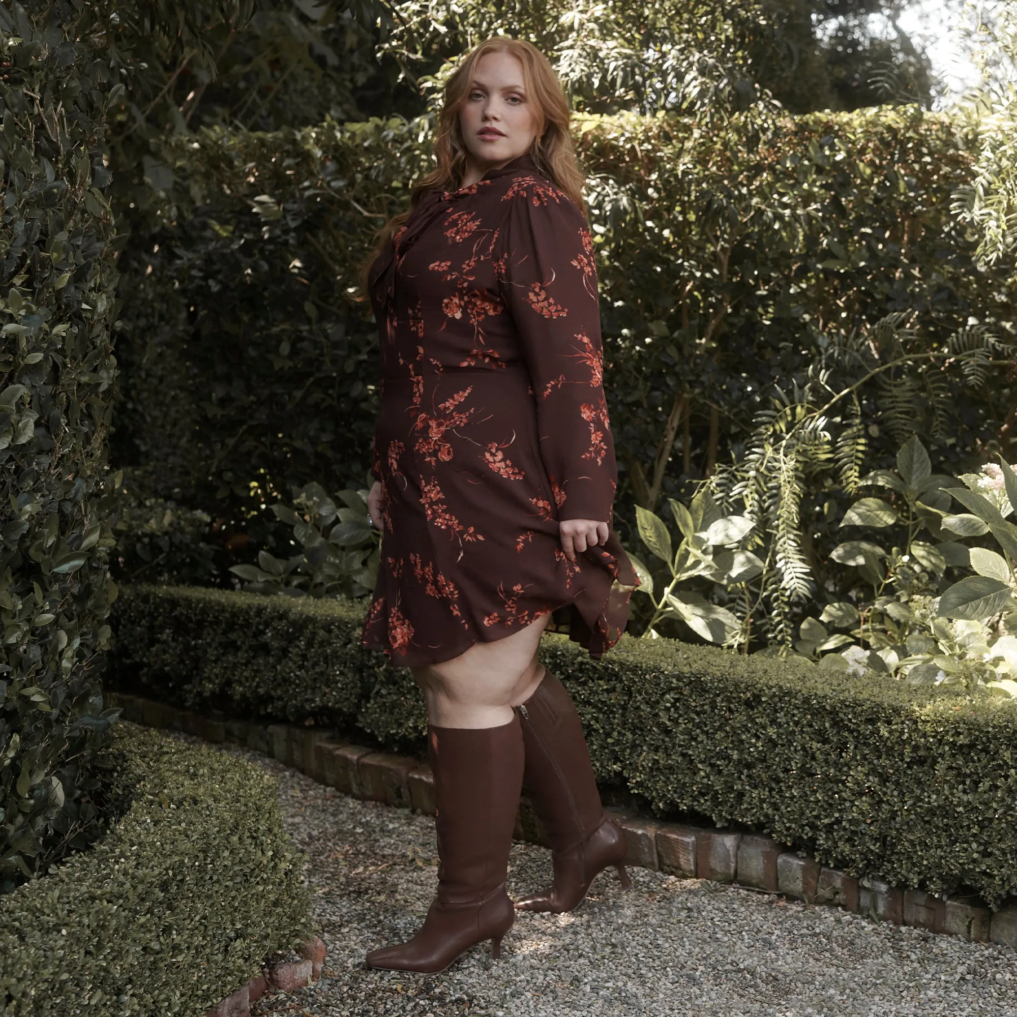 GYRA EXTRA WIDE CALF BOOTS CHOCOLATE LEATHER Full Grip Sleek Outline