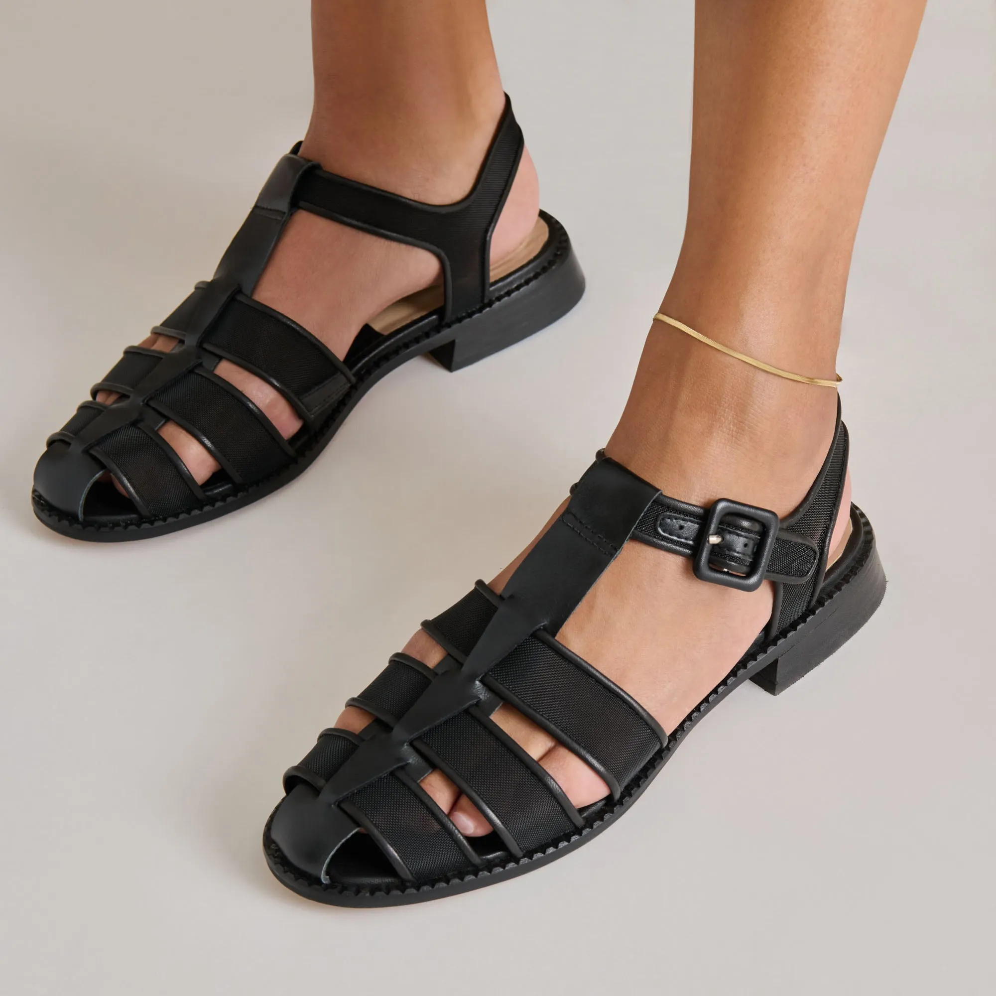 HOLIS MESH SANDALS ONYX MESH Muted Model