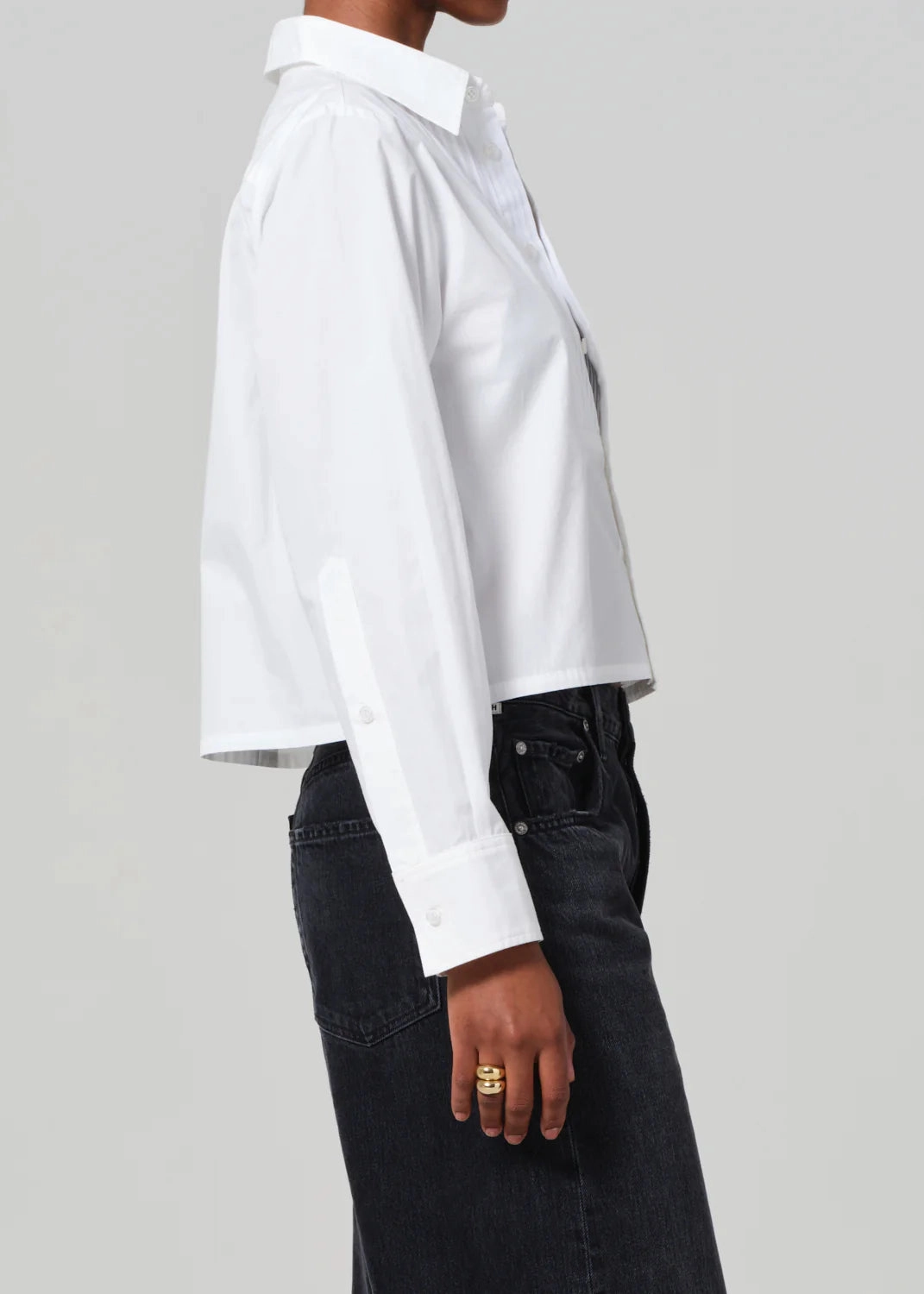 LightweightDesign Non Slip Shoulder Seams Fino Boxy Cropped Tuxedo Shirt in White