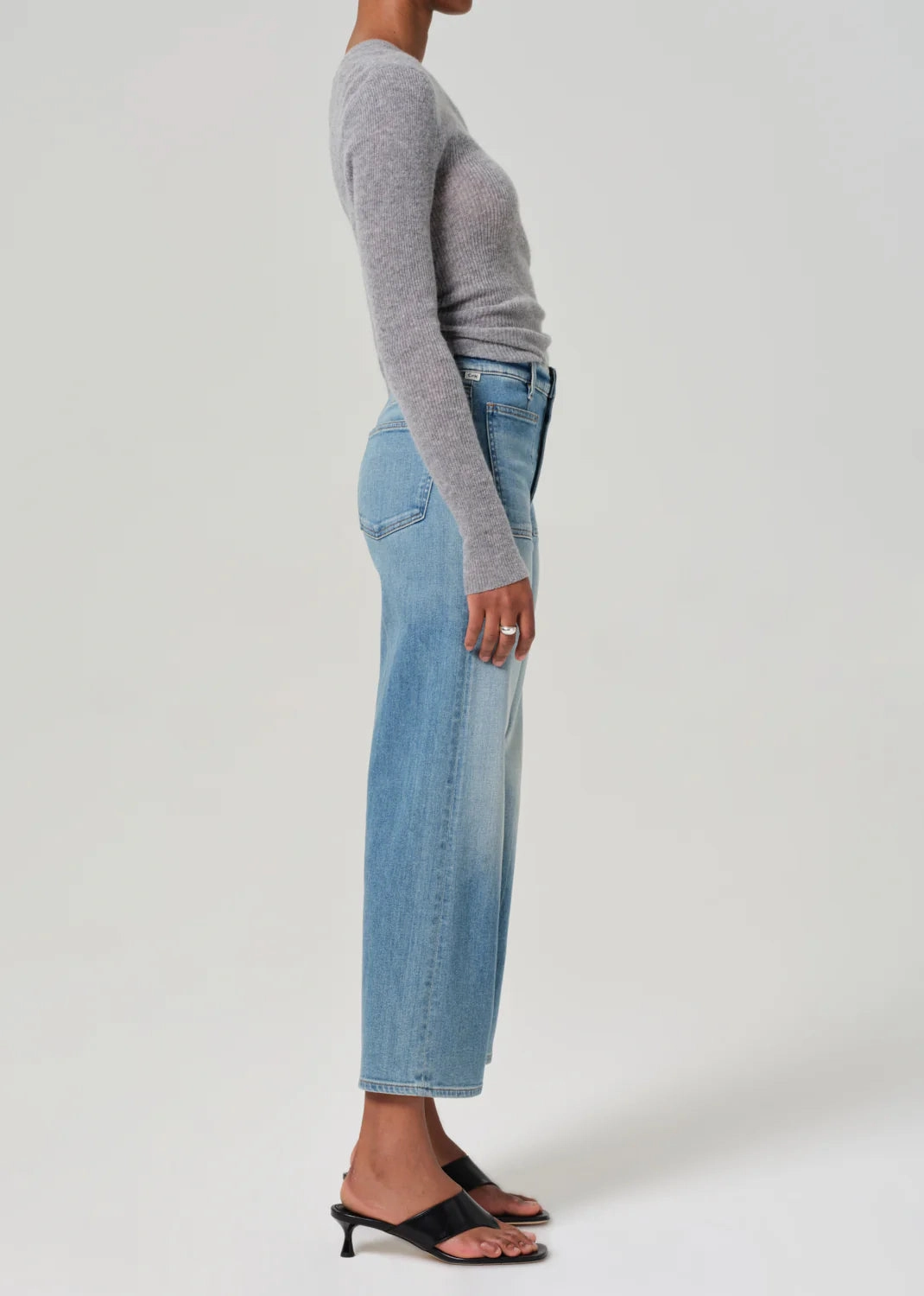 Lyra Patch Pocket in Splendor Beach Day Versatile Soft