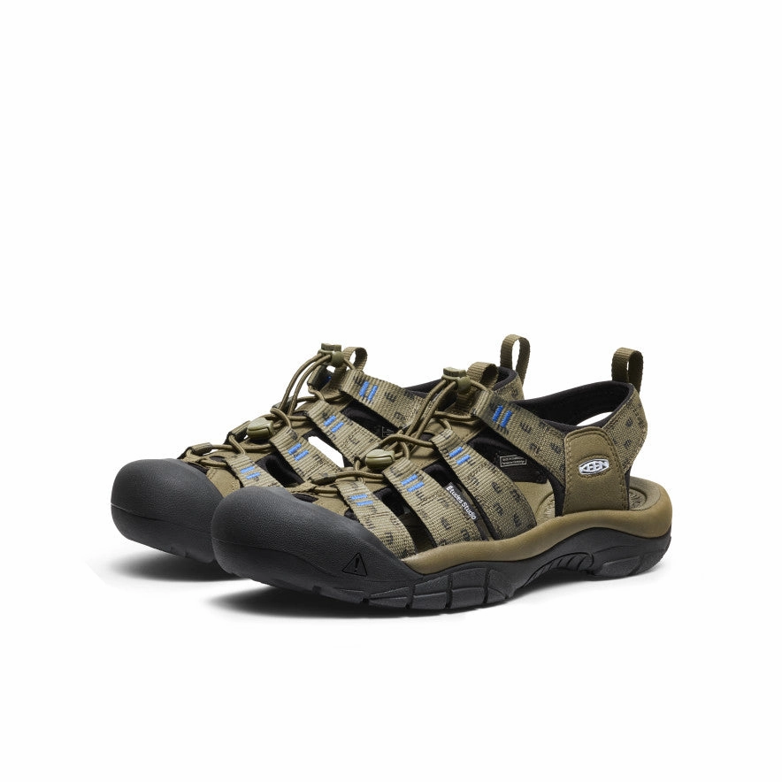 Outdoor Event Men's Newport Retro Sandal x ??tudes Studio  |  Etudes Olive
