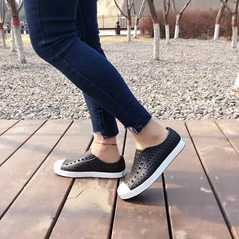 Quick Movement Energy Powered Native Kids Jefferson Sandals Shoes - Jiffy Black / Shell White