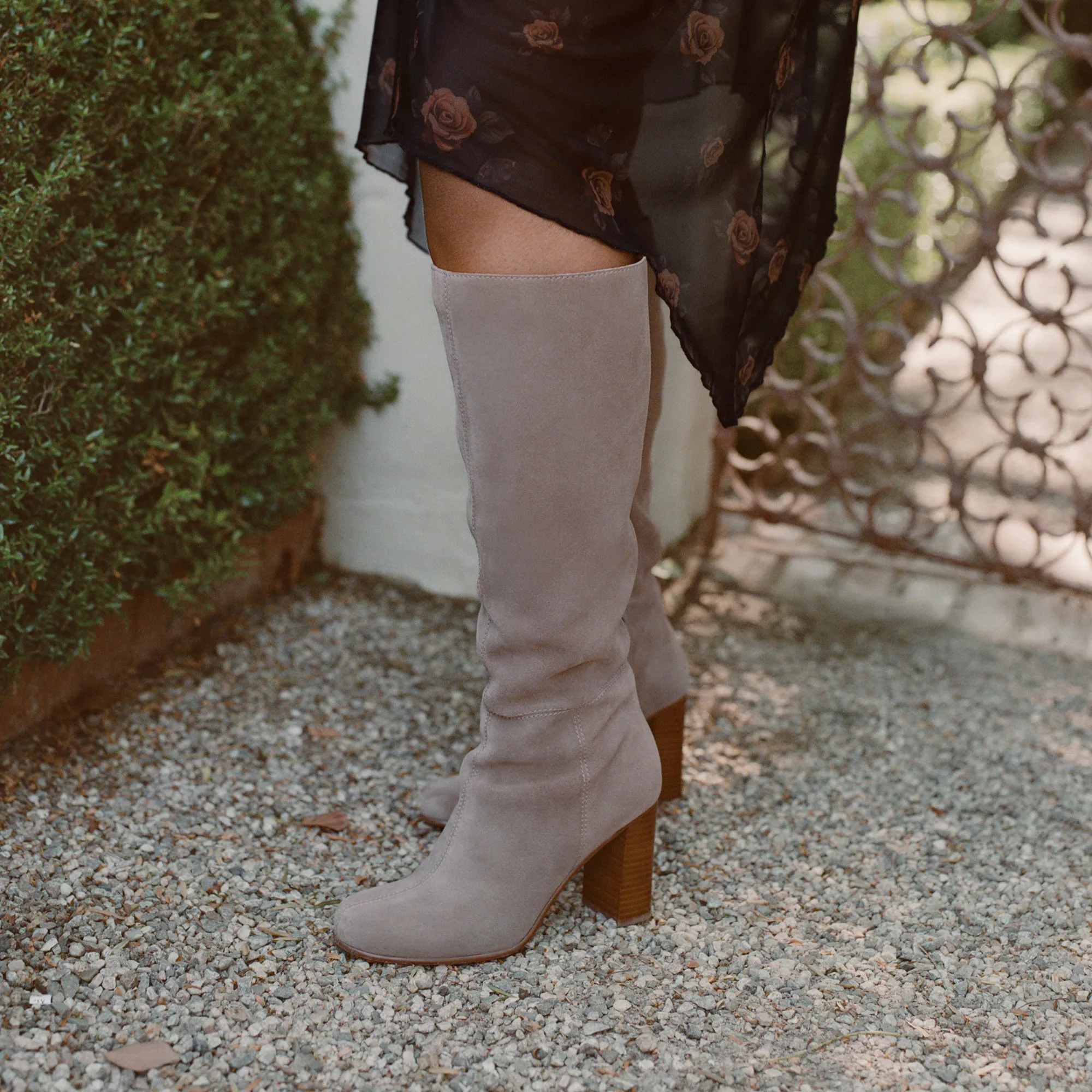 HUDSIN WIDE CALF BOOTS BARLEY SUEDE Neutral Stride