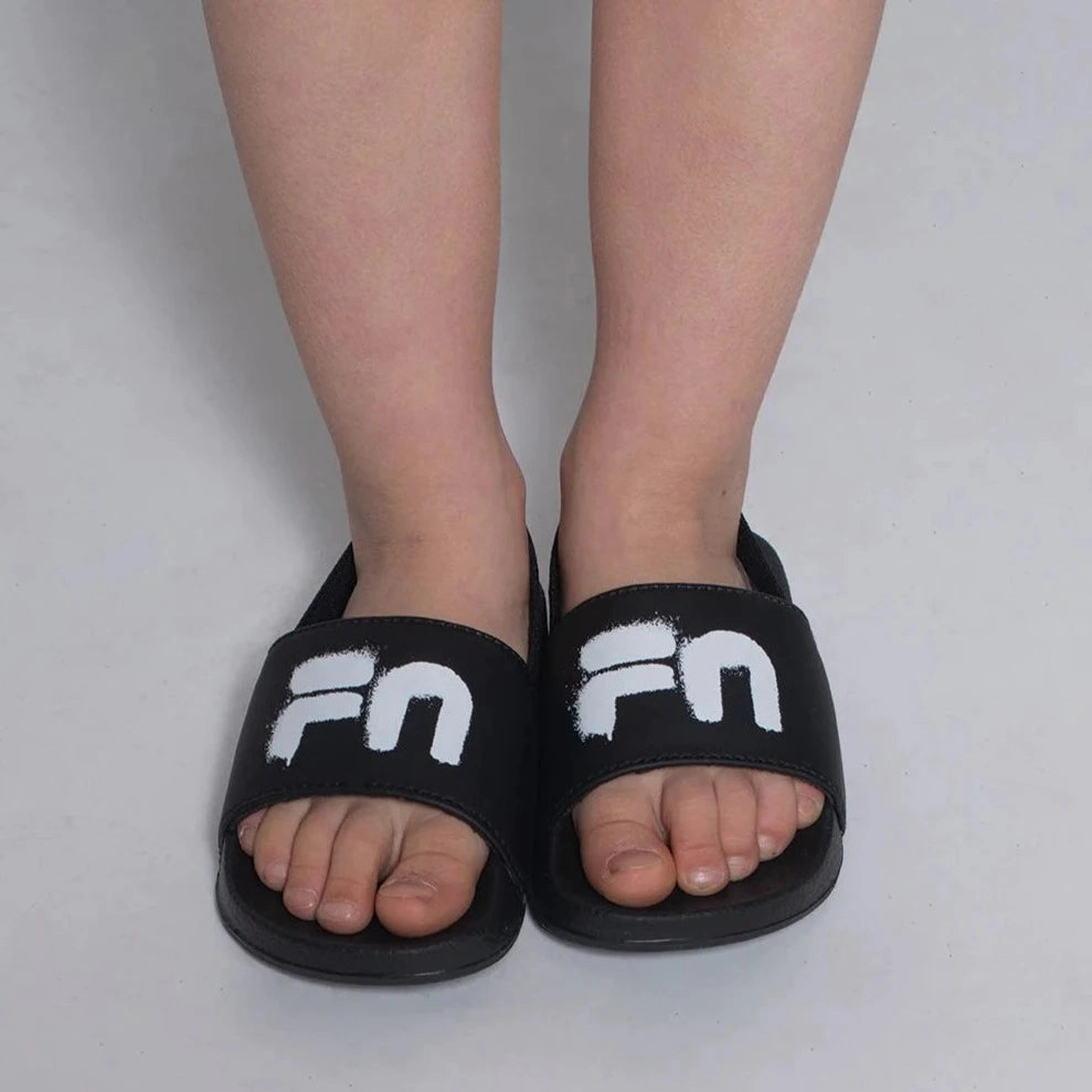 Nununu Kids FN SLIDERS - BLACK Heel Support