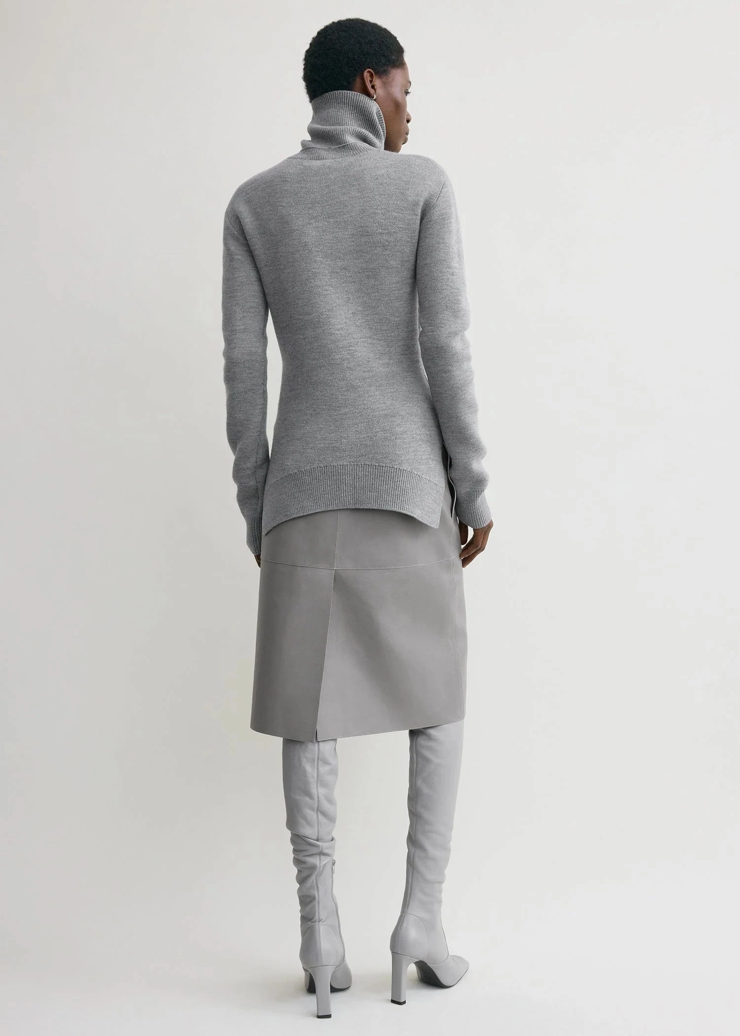 High-neck Double Knit Sweater in Pale Grey Melange Non Irritating Label