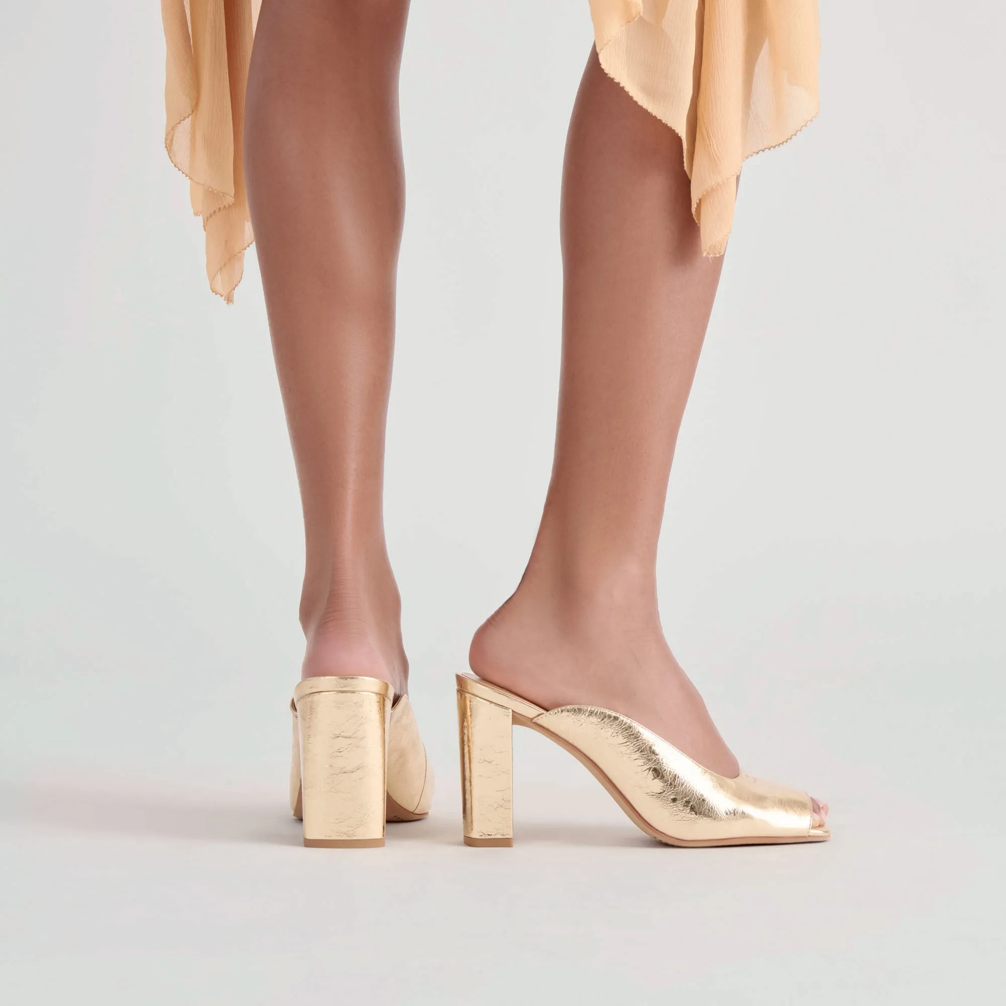 SABELA HEELS GOLD DISTRESSED LEATHER Breathable frame