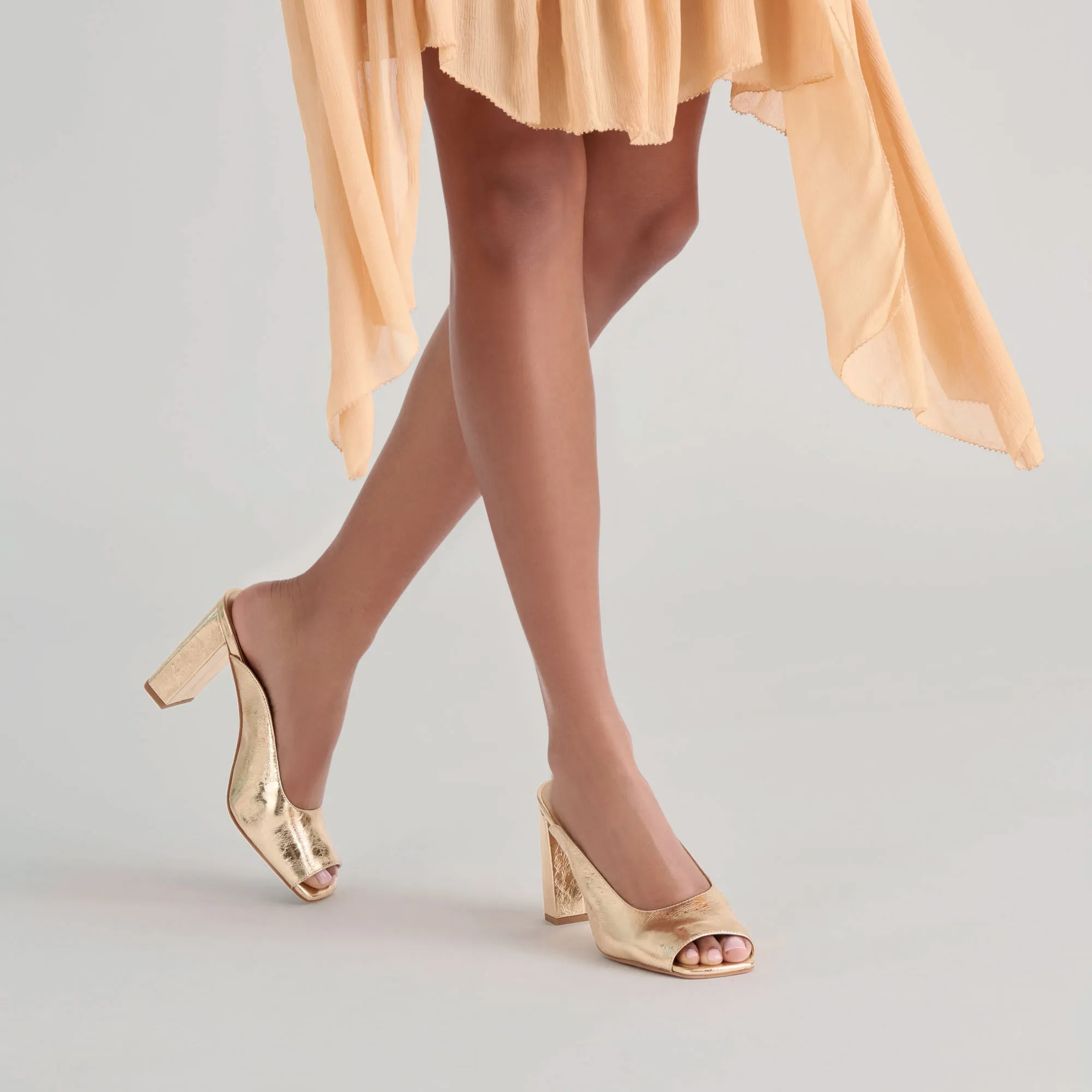 SABELA HEELS GOLD DISTRESSED LEATHER Glam fit Home Style