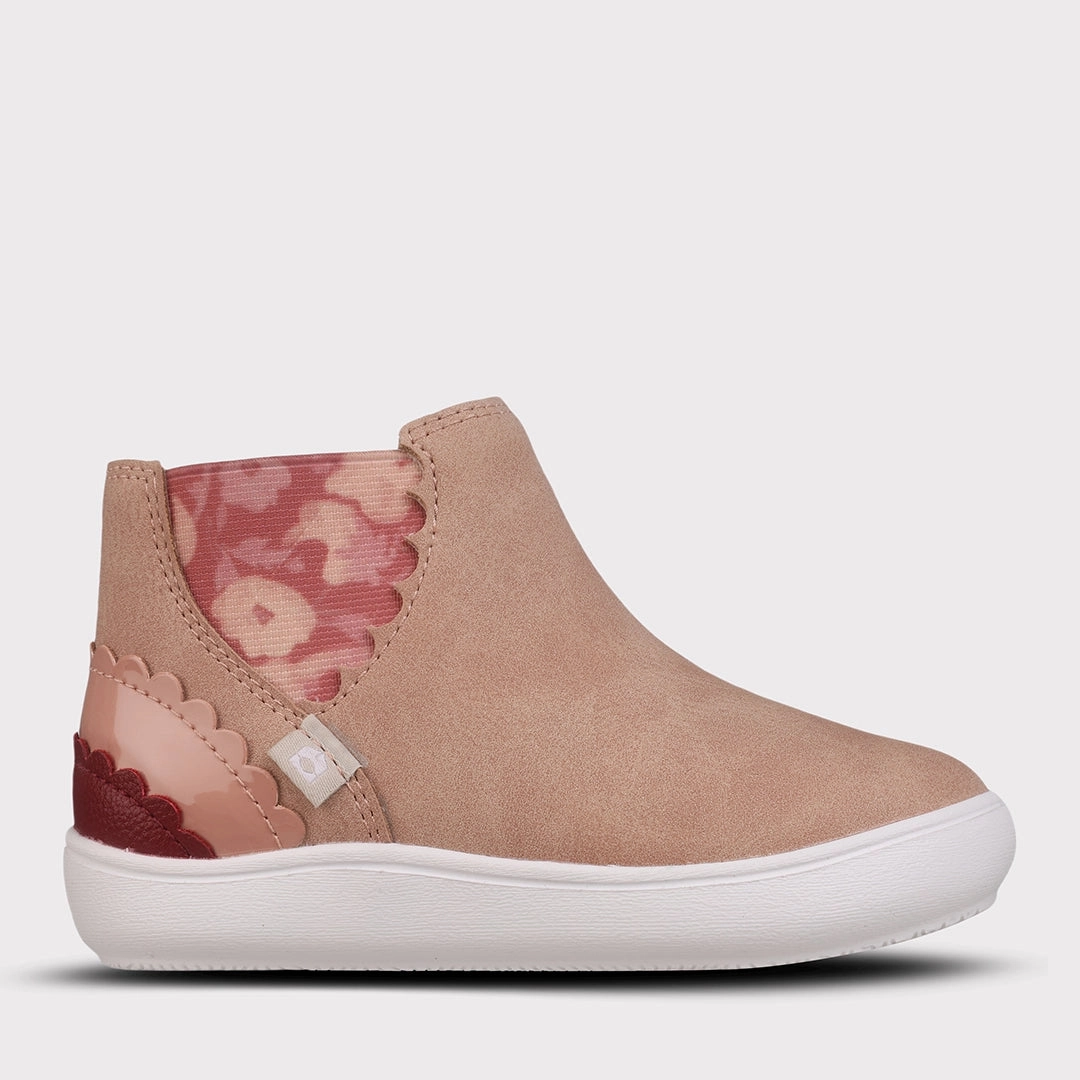 Quinta Girls Pull-On Boot Tensile Strength