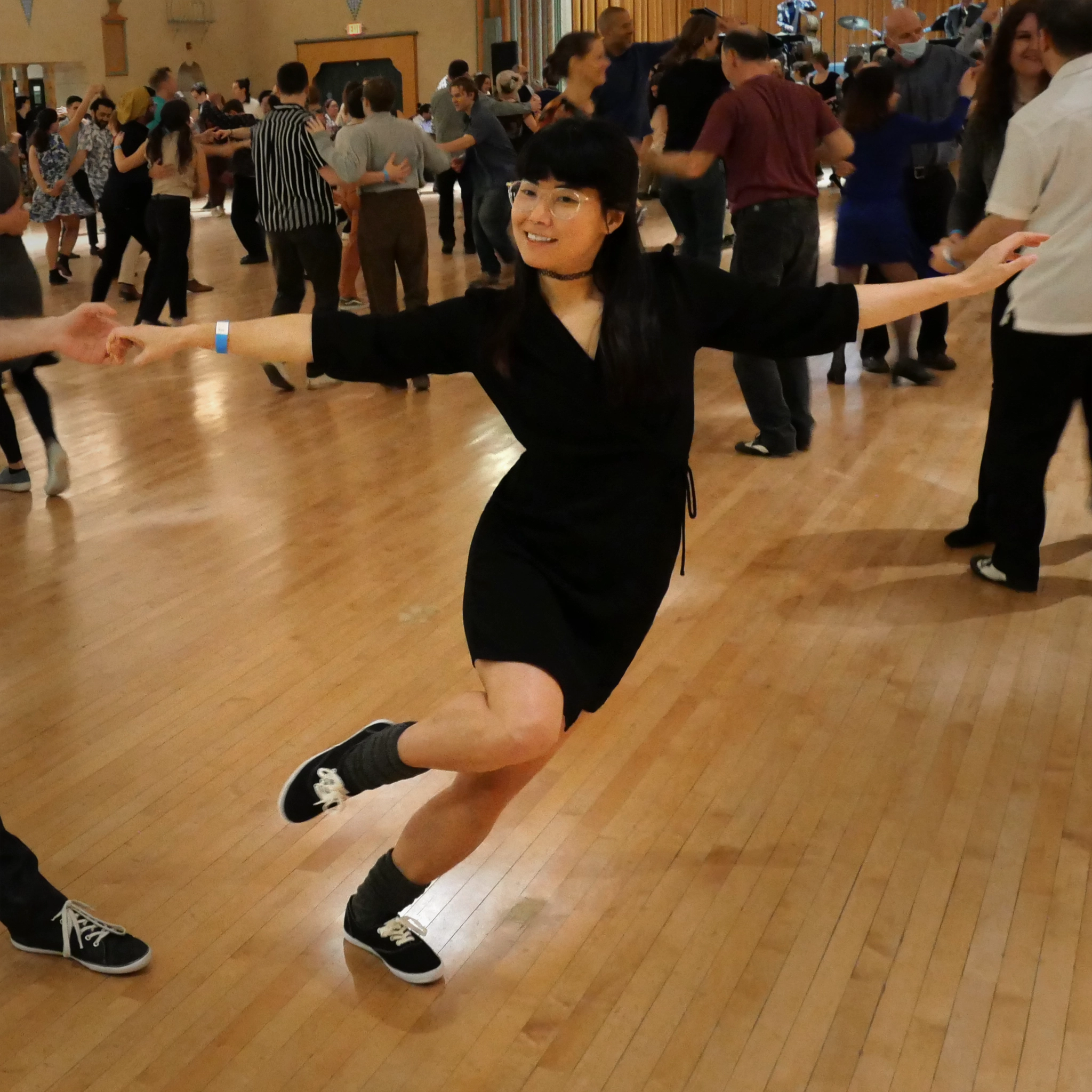 Aris Allen Women??s White Classic Canvas Dance Sneaker Must Have