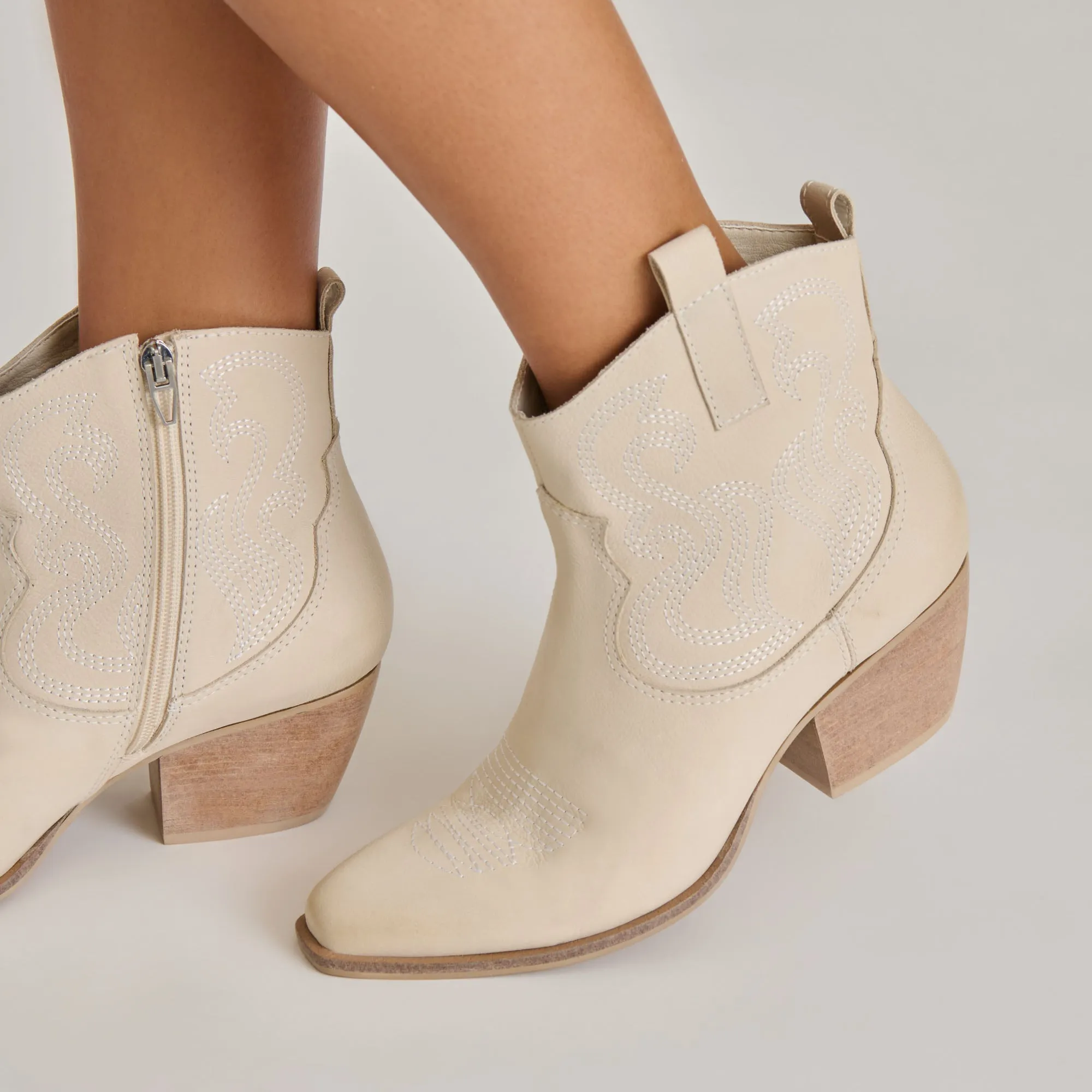 Relaxed Feel Structured ease SHANIA BOOTIES IVORY NUBUCK