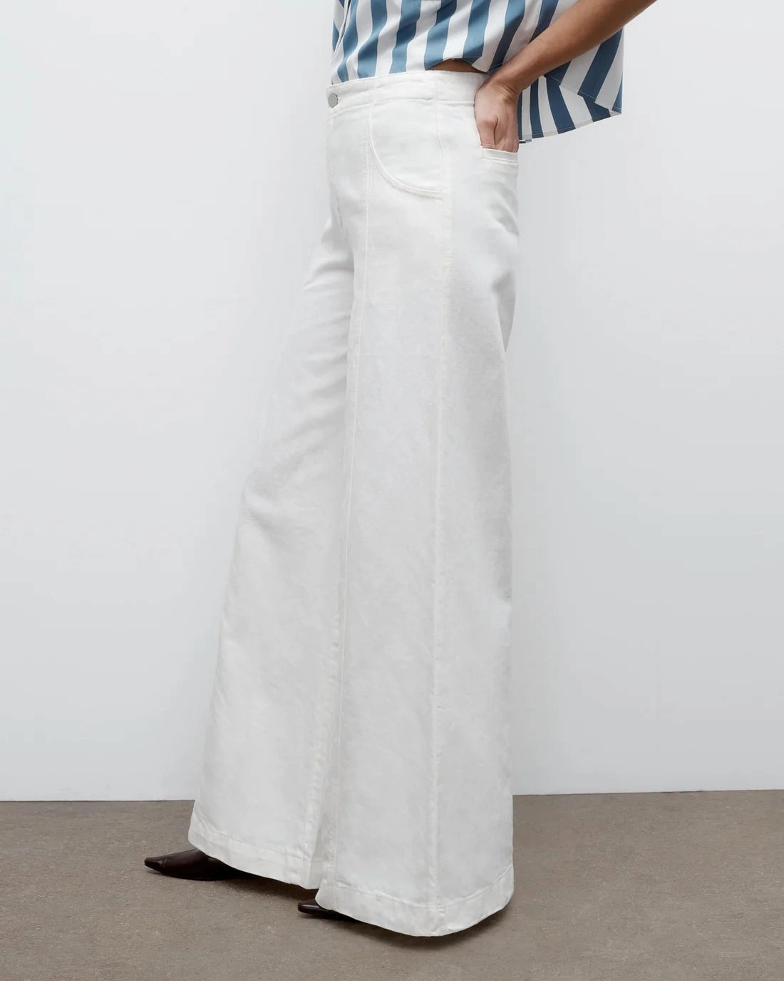 All Day Use Dynamic Style Dancing in the Dark in White