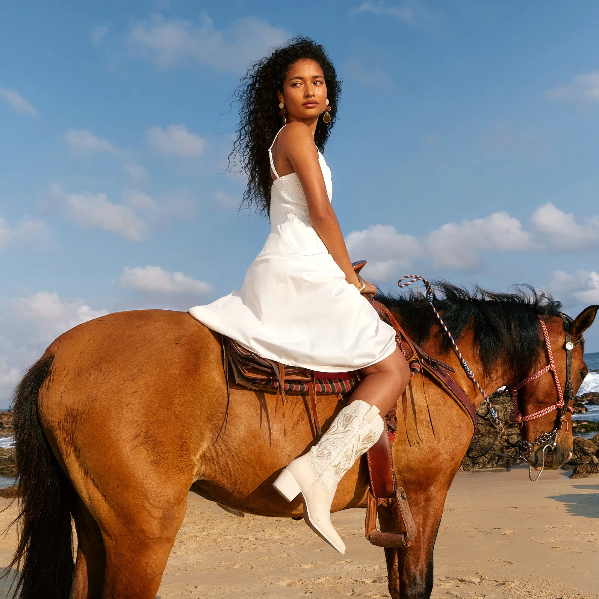 Abrasion resistant VORAH PEARL BOOTS CREME SEQUIN